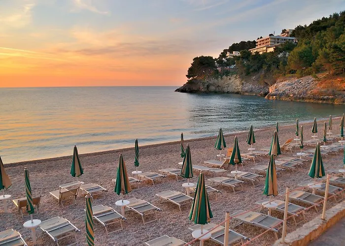 Hotel Pugnochiuso Del Faro 4*