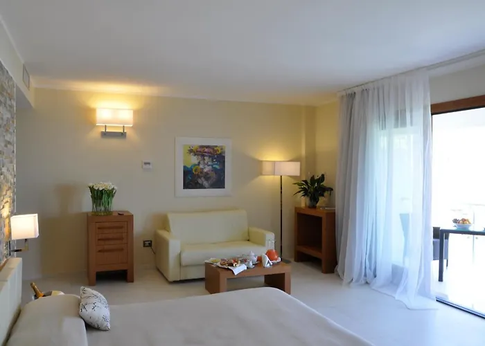 Hotel Pugnochiuso Del Faro Vieste