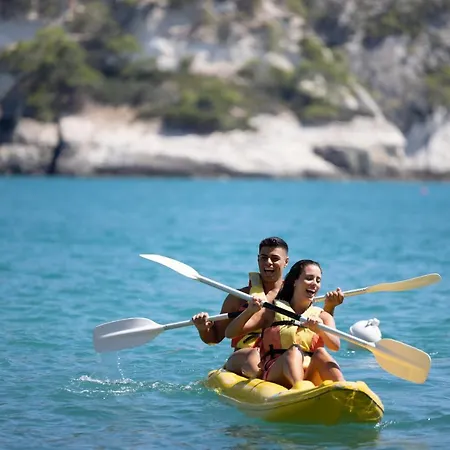 Pugnochiuso Del Faro Отель Вьесте