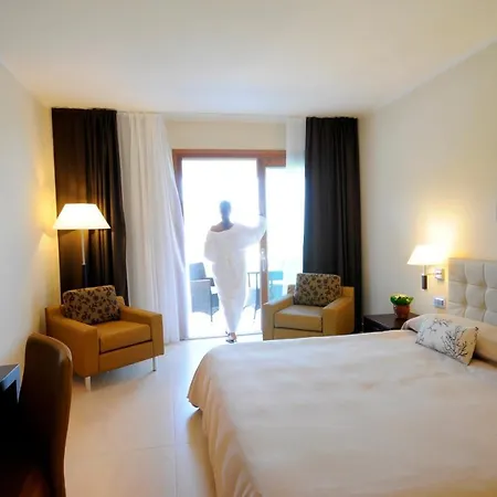 Отель Pugnochiuso Del Faro