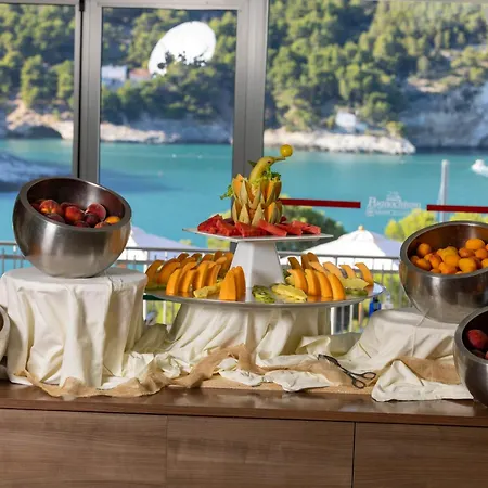 Hotel Pugnochiuso Del Faro 4*