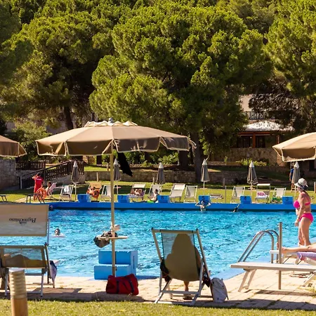 Hotel Pugnochiuso Del Faro 4*