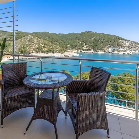 Pugnochiuso Del Faro Отель 4*