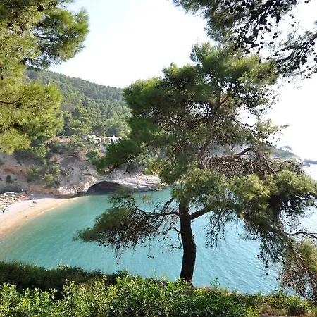 Pugnochiuso Del Faro Отель 4*