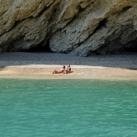 Pugnochiuso Del Faro Отель Вьесте