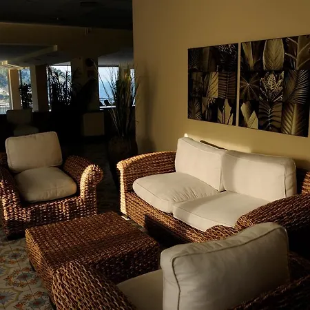 Pugnochiuso Del Faro Отель 4*