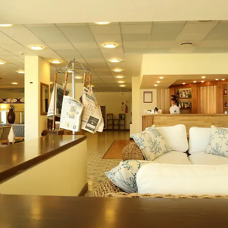 Отель Pugnochiuso Del Faro 4*