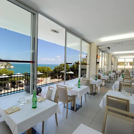 Pugnochiuso Del Faro Вьесте