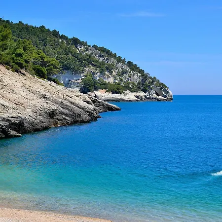 Pugnochiuso Del Faro Вьесте